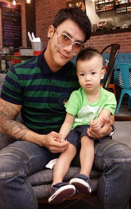 Thúy Vinh đưa con sang Singapore đón năm mới cùng chồng - 3