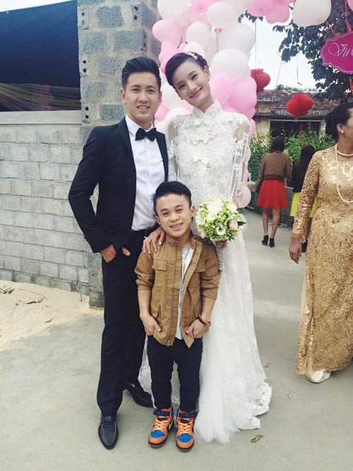 Đỗ Mạnh Cường về Quảng Bình dự lễ cưới của quot;gà cưngquot; - 4