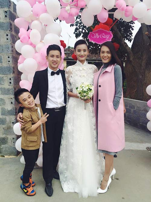 Đỗ Mạnh Cường về Quảng Bình dự lễ cưới của quot;gà cưngquot; - 5