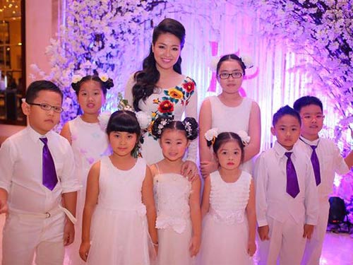 Lê Khánh mặc áo dài tinh khôi trong ngày cưới - 8