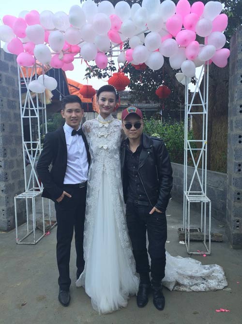 Đỗ Mạnh Cường về Quảng Bình dự lễ cưới của quot;gà cưngquot; - 1