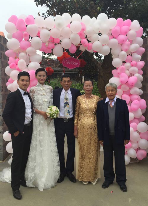 Đỗ Mạnh Cường về Quảng Bình dự lễ cưới của quot;gà cưngquot; - 2