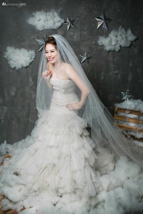 Single mom Hà Thành xinh đẹp lần thứ 2 mặc váy cưới vì con - 9