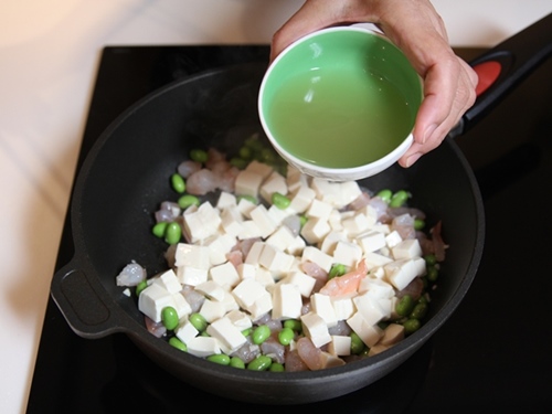 Đậu hũ sốt tôm đơn giản, trôi cơm - 5