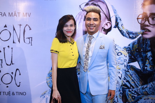 Khởi My mặc quần ngắn cũn đến mừng Tăng Nhật Tuệ - 14