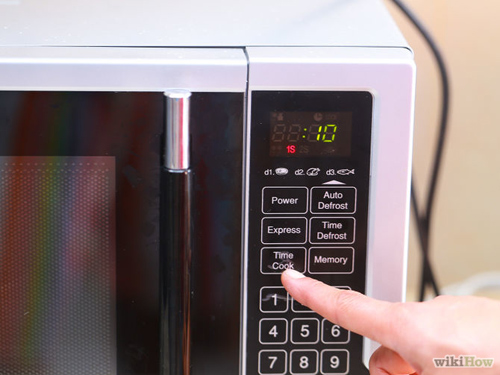 Mẹo hay loại bỏ vết kẹo cao su dính trên quần áo - 1
