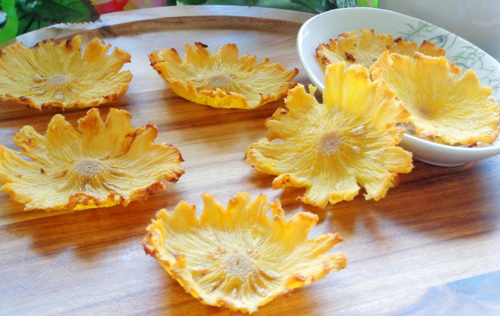 Làm mứt dứa sấy đẹp như hoa - 7