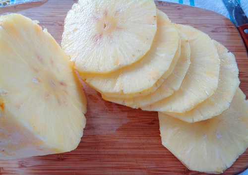 Làm mứt dứa sấy đẹp như hoa - 3