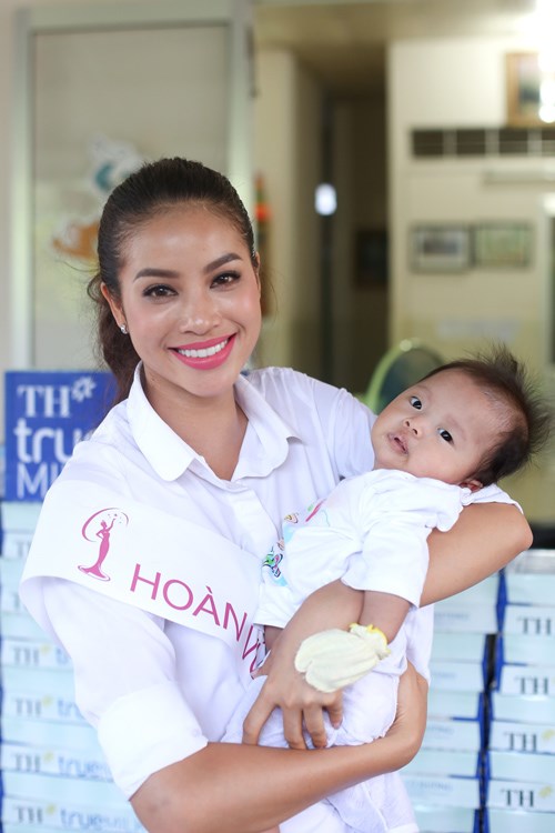 Khuyết điểm của HH Phạm Hương khiến HH Mai Phương Thúy không hài lòng - 3