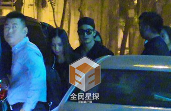 Huỳnh Hiểu Minh - Angela Baby lộ diện sau đám cưới - 1