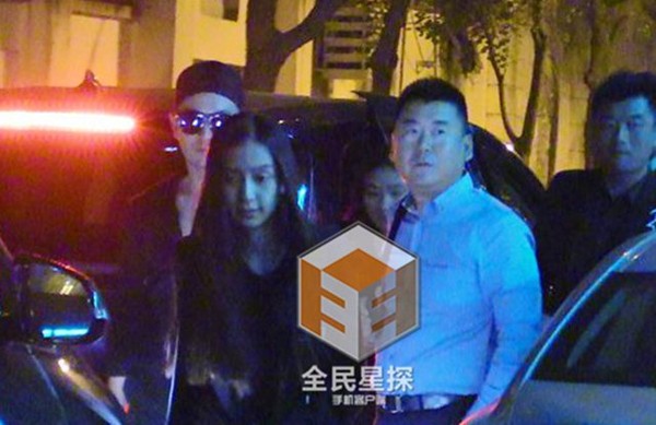 Huỳnh Hiểu Minh - Angela Baby lộ diện sau đám cưới - 2