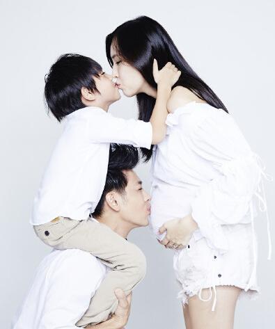 Huỳnh Hiểu Minh - Angela Baby lộ diện sau đám cưới - 16