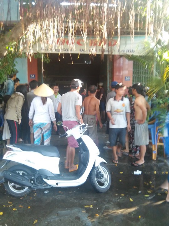 Mang xăng đốt quán cà phê, 2 người chết, 2 người nguy kịch - 1
