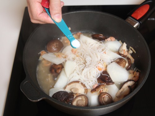 Mì nấm tôm khô dễ ăn cho bữa sáng - 9