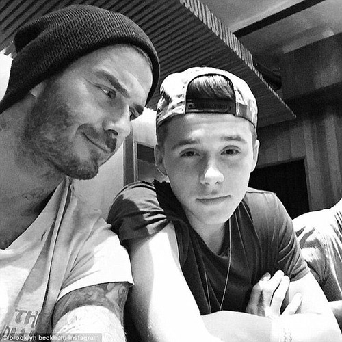Beckham bị fan quot;ngó lơquot; vì con trai Brooklyn - 2