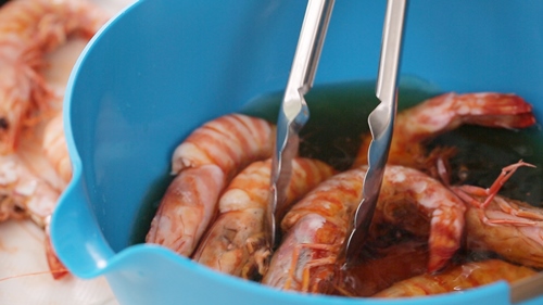 Tôm hấp đơn giản mà ngon miệng - 8