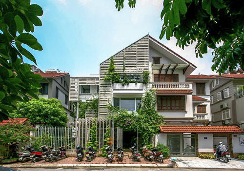 HN: Biệt thự xanh từ ngoài vào trong khiến báo Tây mê đắm - 1