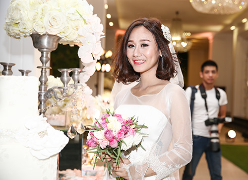 Vũ Duy Khánh xúc động hát tặng vợ trong ngày cưới - 7
