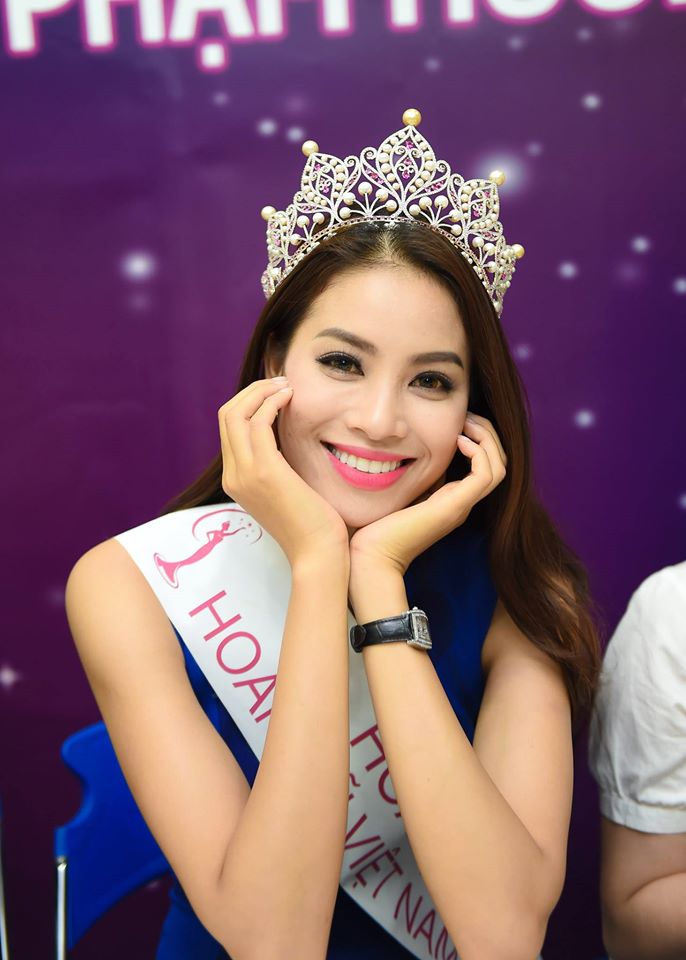 HH Phạm Hương lộ nếp nhăn, bọng mắt vì mệt mỏi - 1