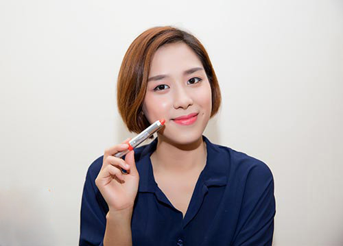 Cùng blogger Phương Loan chọn kem nền chuẩn cho nàng công sở - 1