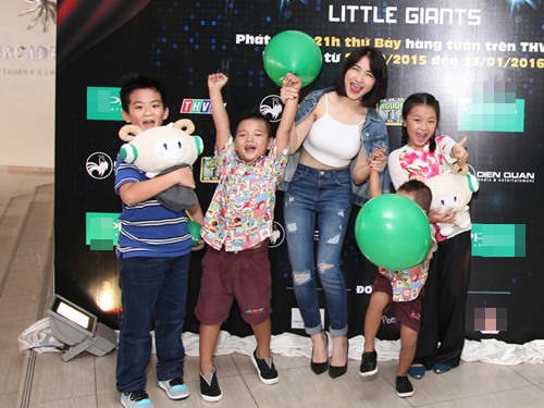 Hòa Minzy phấn khích khi được lên chức quot;mẹquot; - 2