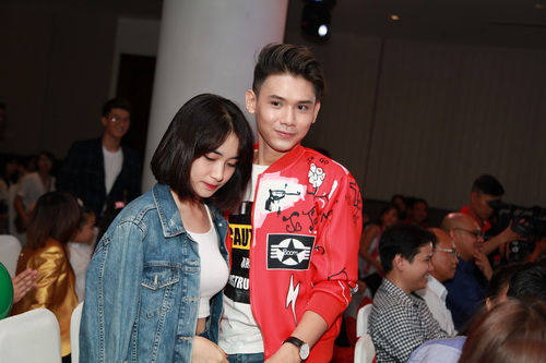 Hòa Minzy phấn khích khi được lên chức quot;mẹquot; - 3