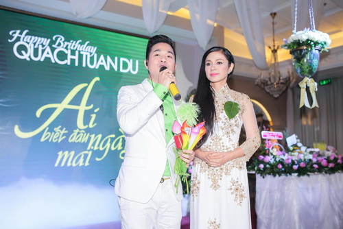Việt Trinh thắm thiết ôm hôn Quách Tuấn Du - 4