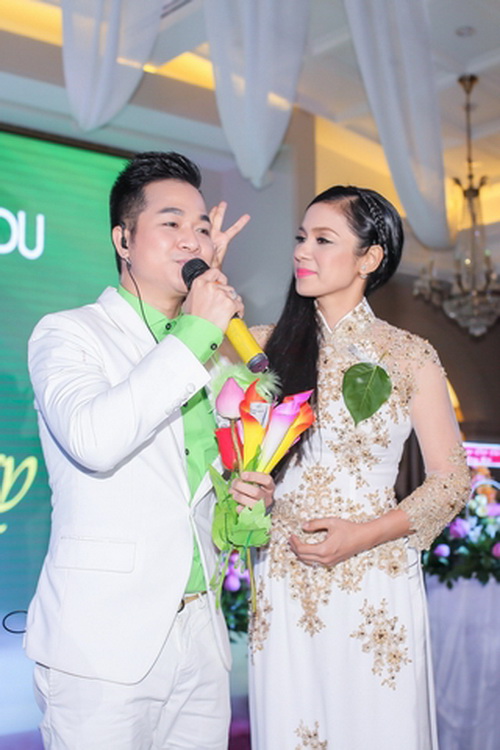 Việt Trinh thắm thiết ôm hôn Quách Tuấn Du - 5