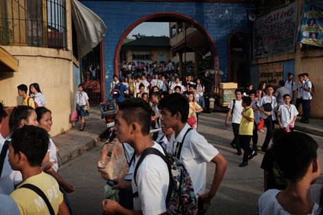 Người dân Philippines phản đối học 12 năm phổ thông - 1
