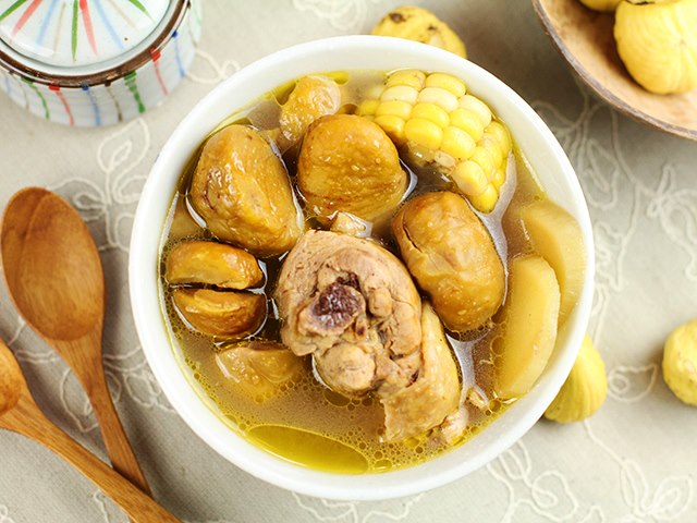 Gà hầm hạt dẻ lạ miệng, hấp dẫn - 6