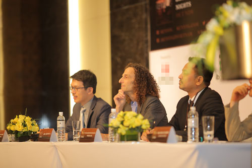 Kenny G trực tiếp thổi saxophone hơn 1 phút tại họp báo - 3