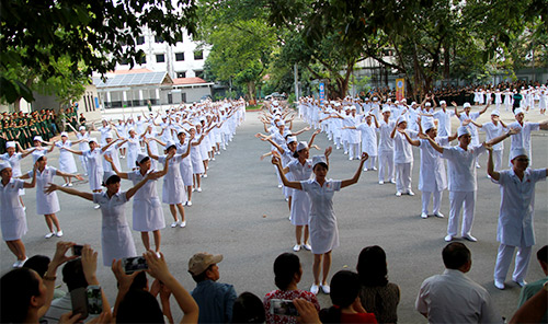 Độc đáo màn hướng dẫn rửa tay sát khuẩn bằng nhảy flashmob - 5