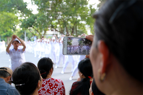 Độc đáo màn hướng dẫn rửa tay sát khuẩn bằng nhảy flashmob - 14
