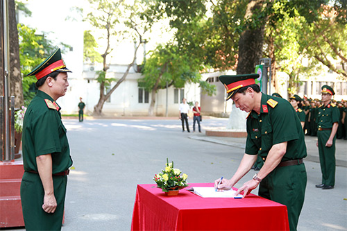 Độc đáo màn hướng dẫn rửa tay sát khuẩn bằng nhảy flashmob - 12