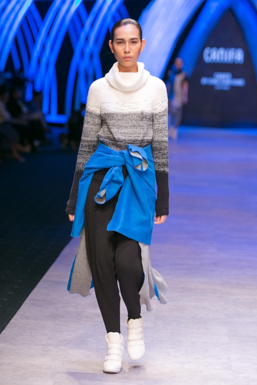 Hai NTK nam quot;khuấy đảoquot; sàn diễn ở đêm thứ 2 VIFW - 18