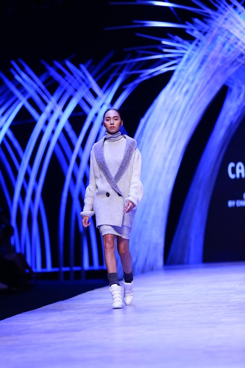 Hai NTK nam quot;khuấy đảoquot; sàn diễn ở đêm thứ 2 VIFW - 13