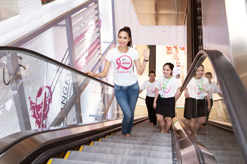 Hoa Hậu Hoàn Vũ Phạm Hương chung tay phòng chống ung thư vú - 5