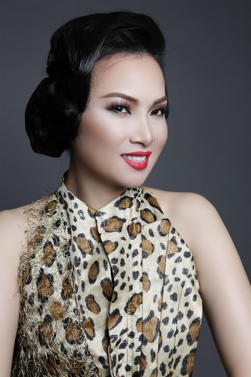 Ca sĩ Hà Phương xuất hiện ảnh quảng cáo trên Vogue Mỹ - 6