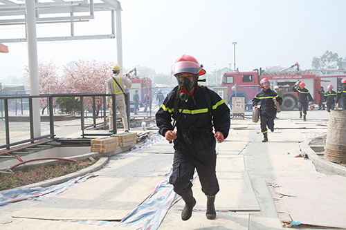 HN: Gần 600 người tham gia diễn tập phòng chống cháy nổ - 10