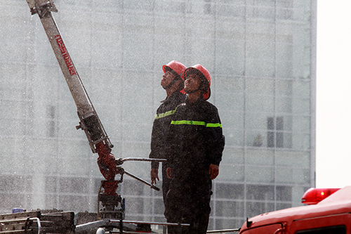 HN: Gần 600 người tham gia diễn tập phòng chống cháy nổ - 17