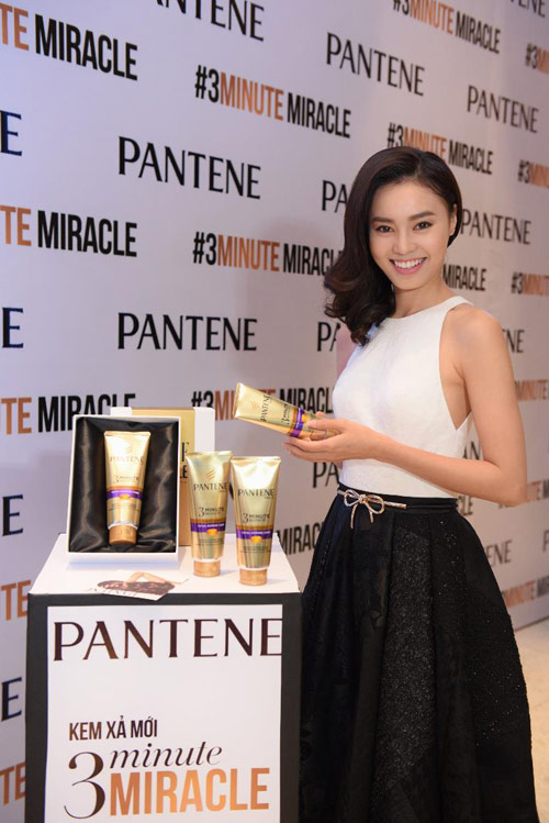 Ninh Dương Lan Ngọc “tỏa sáng” giữa sự kiện - 4