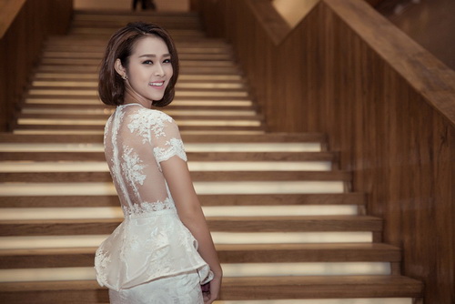 Diệp Bảo Ngọc được quot;trai lạquot; đưa đón trong đêm - 4