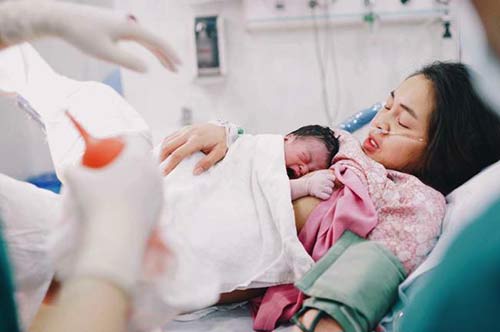 diem chau sinh con trai