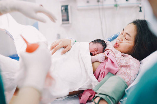 Bộ ảnh đi đẻ vẫn cười tươi rói của Á hậu Diễm Châu - 7