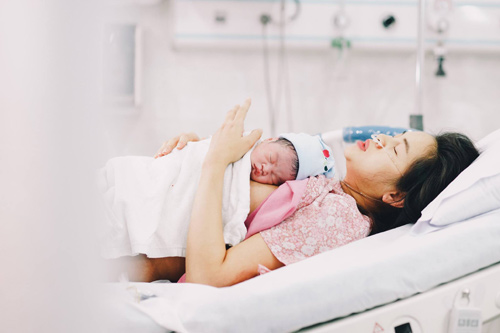 Bộ ảnh đi đẻ vẫn cười tươi rói của Á hậu Diễm Châu - 9
