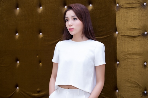 HH Kỳ Duyên được bố làm tài xế chở đi mua sắm - 3