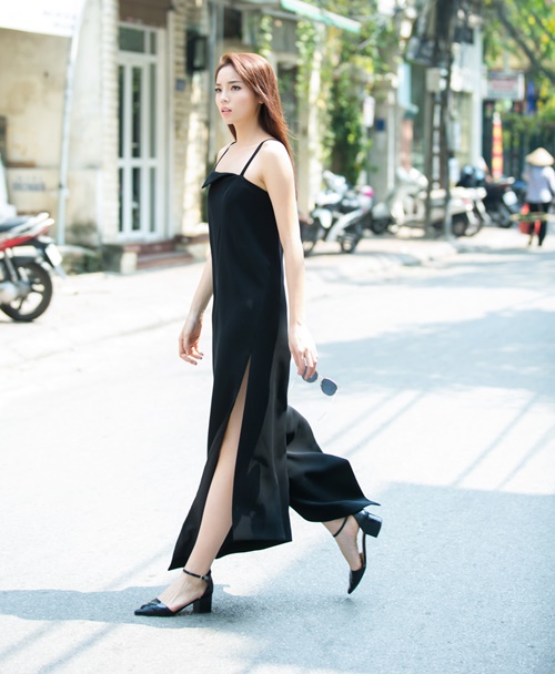 HH Kỳ Duyên được bố làm tài xế chở đi mua sắm - 9