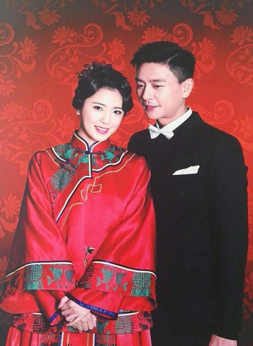 Triệu Vy Huỳnh Hiểu Minh tươi rói về thăm trường cũ - 15