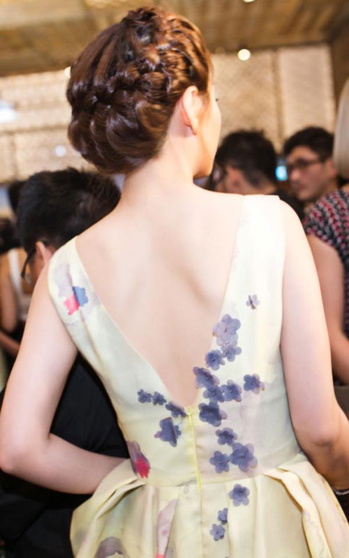 Tuần qua: Hà Hồ mặt trắng toát, Phạm Hương nhiều nếp nhăn - 5