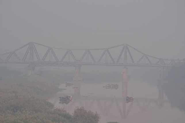 Ảnh: Hà Nội thoắt ẩn thoắt hiện trong sương mù mùa thu - 8